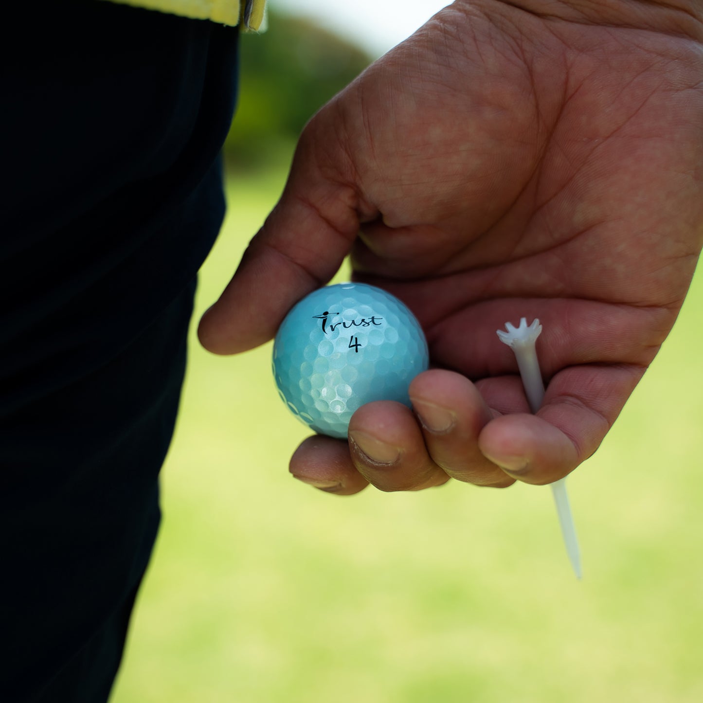 Trust Golfbälle Aurora Blau - Auffällige Golfbälle, Kristall-Urethan, 12 Bälle